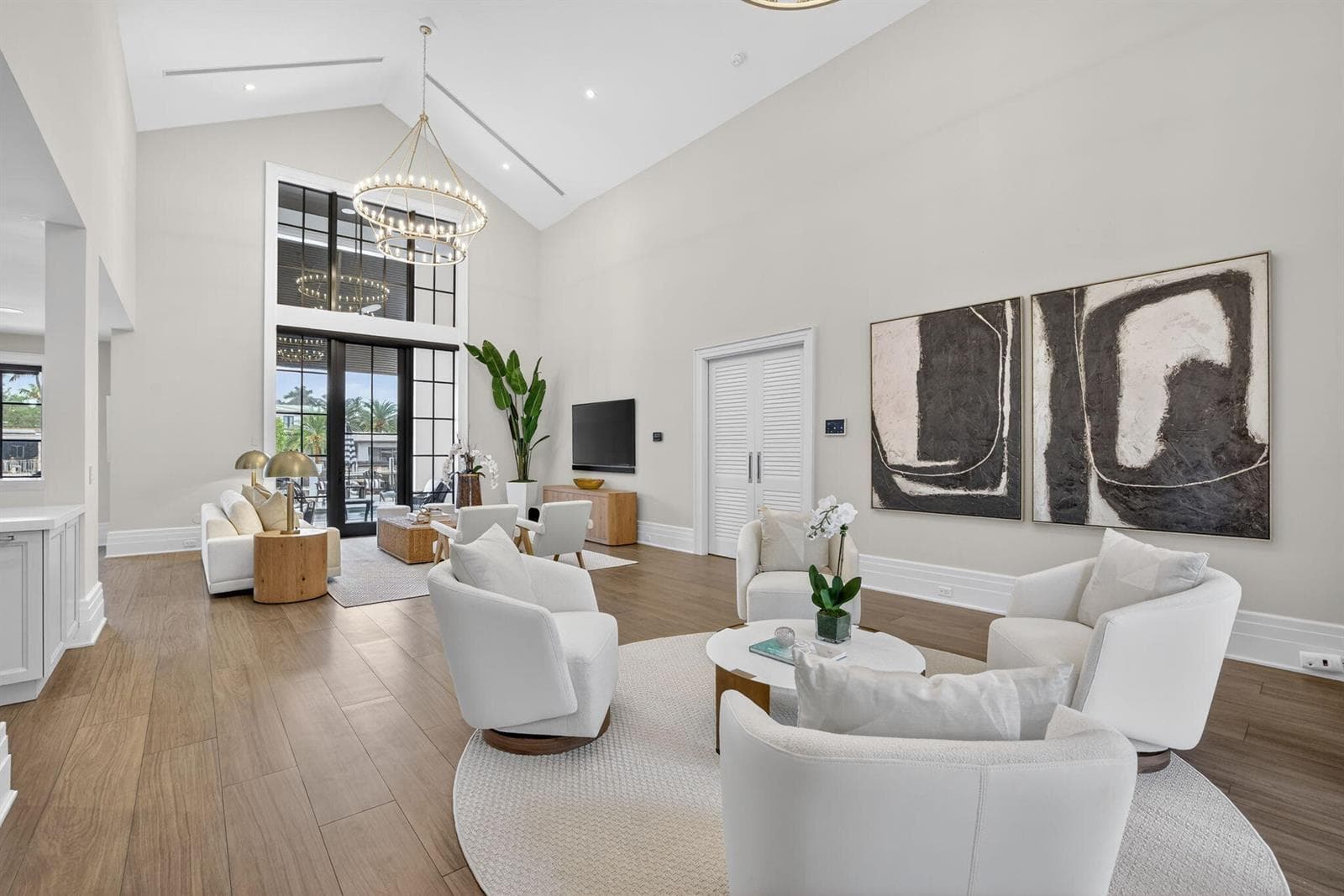 400 Mola Avenue photo 12