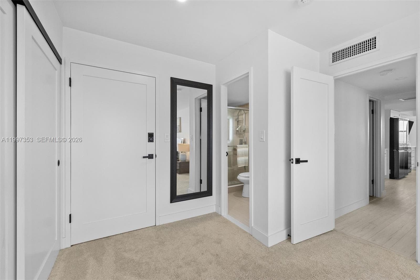 3180 Ocean Dr 516 photo 7