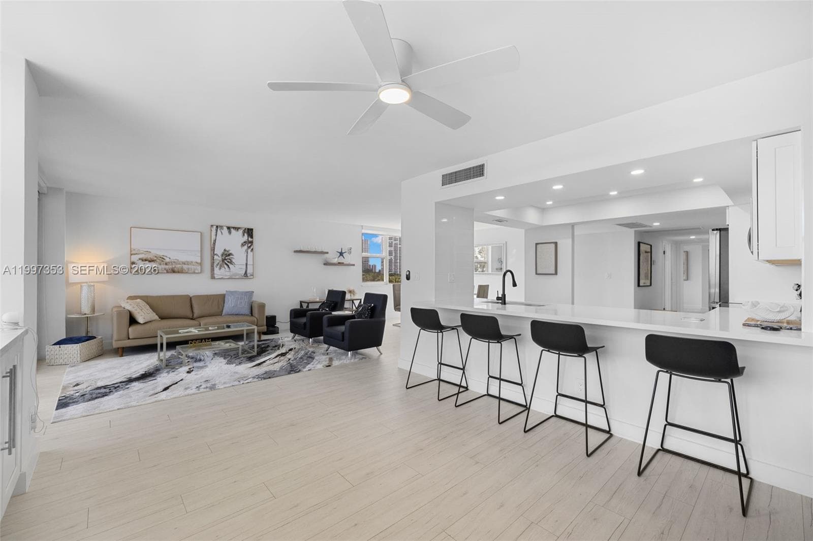 3180 Ocean Dr 516 photo 20