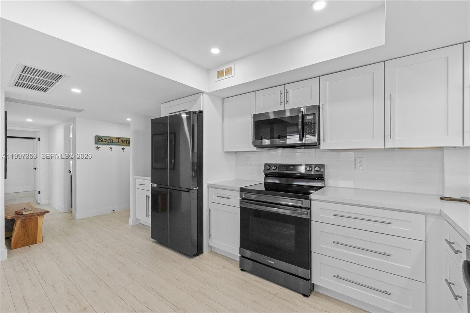 3180 Ocean Dr 516 photo 24