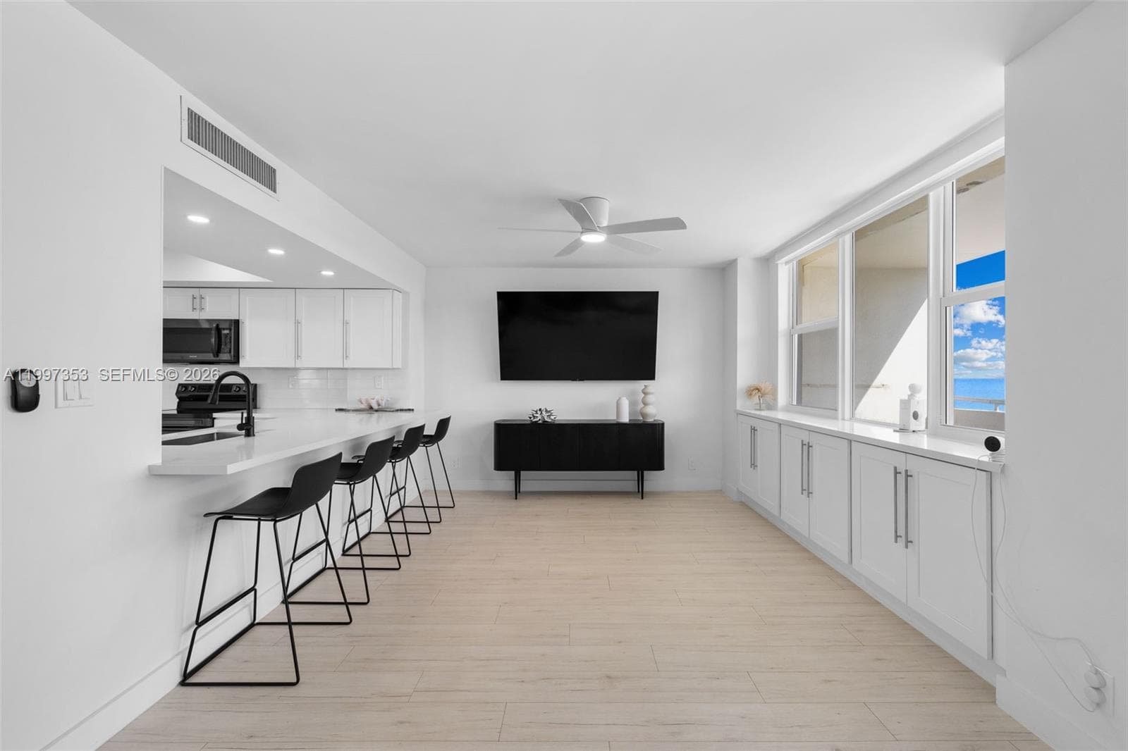 3180 Ocean Dr 516 photo 15