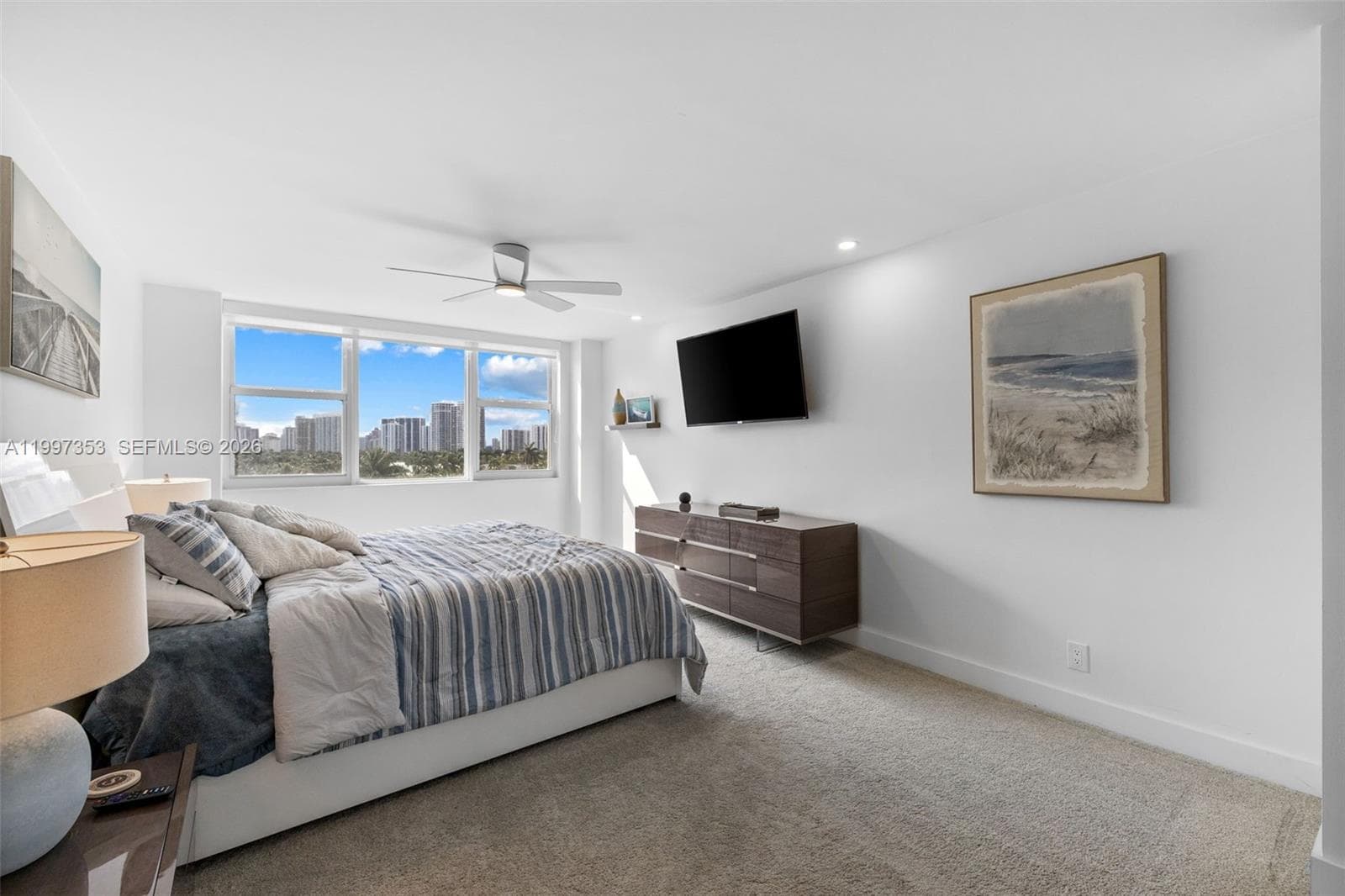 3180 Ocean Dr 516 photo 11