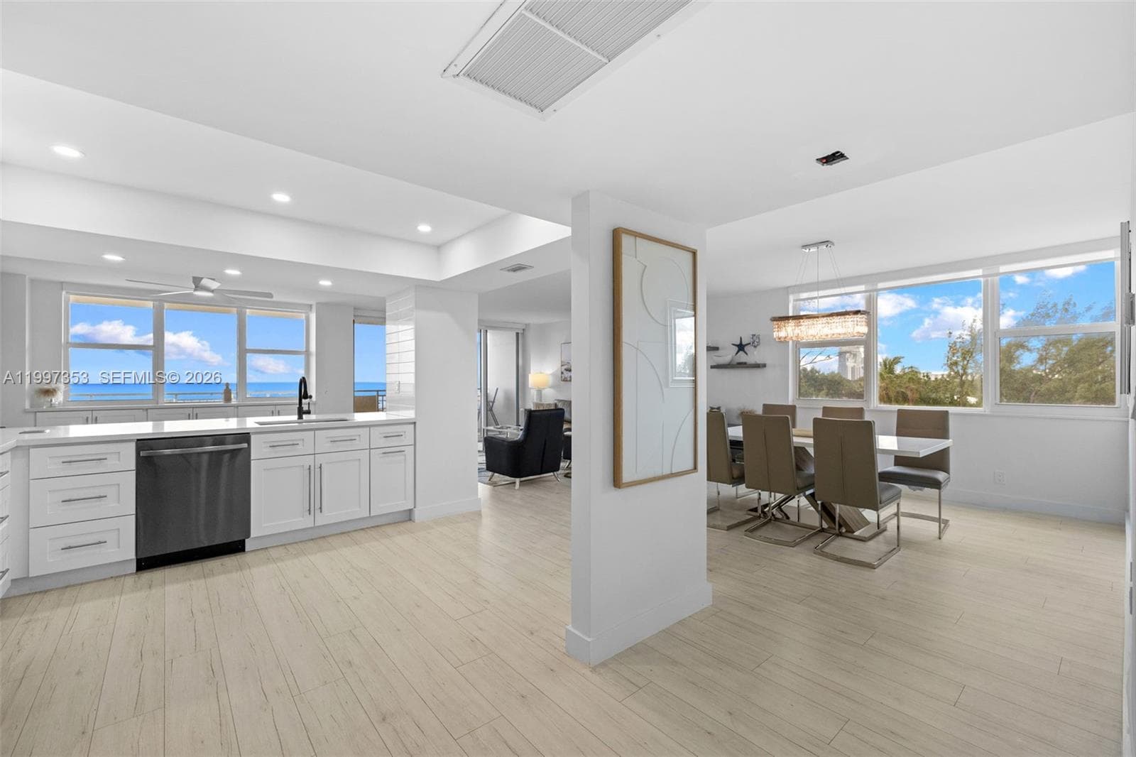 3180 Ocean Dr 516 photo 21