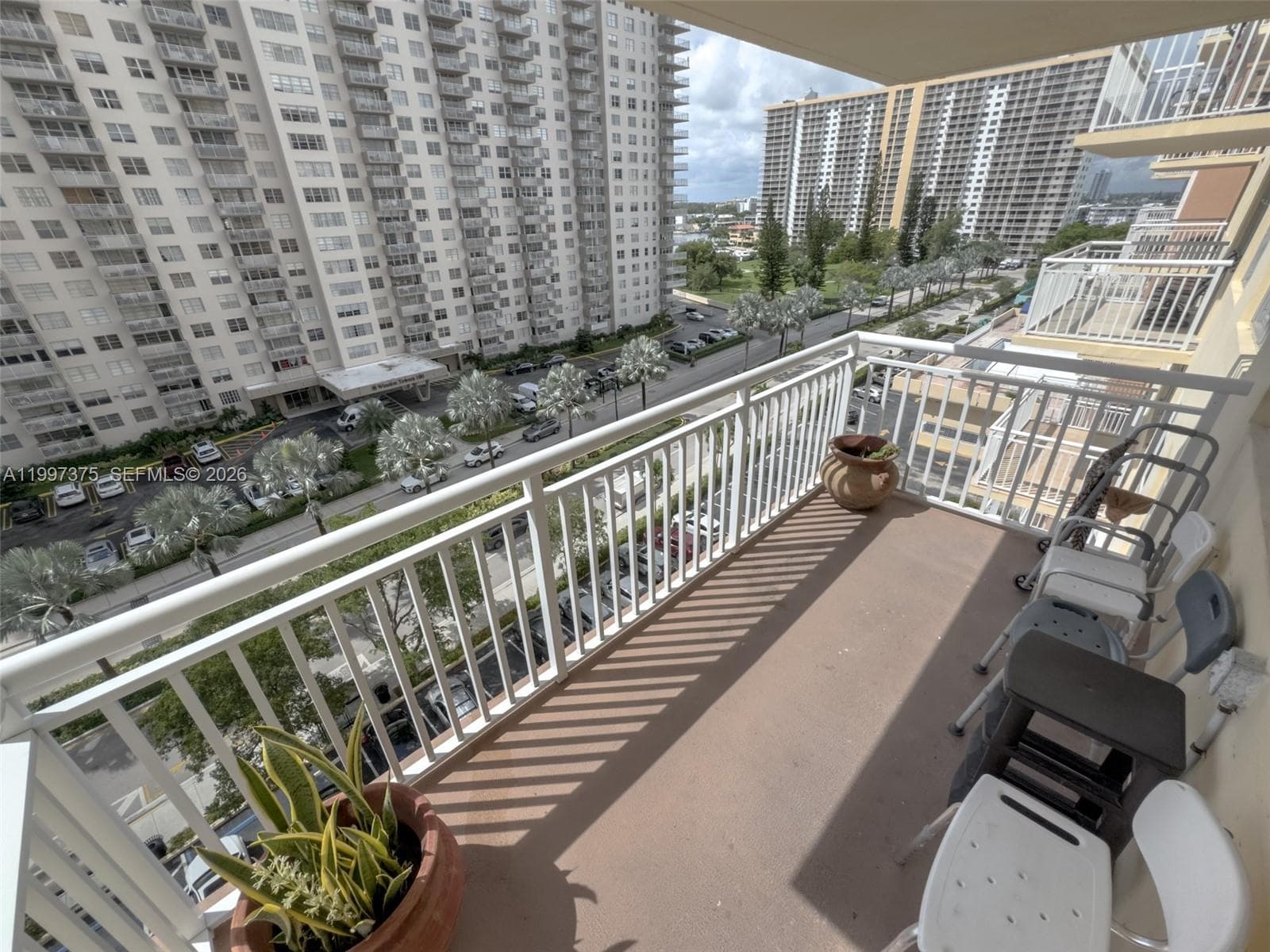 251 174th St 808 photo 2