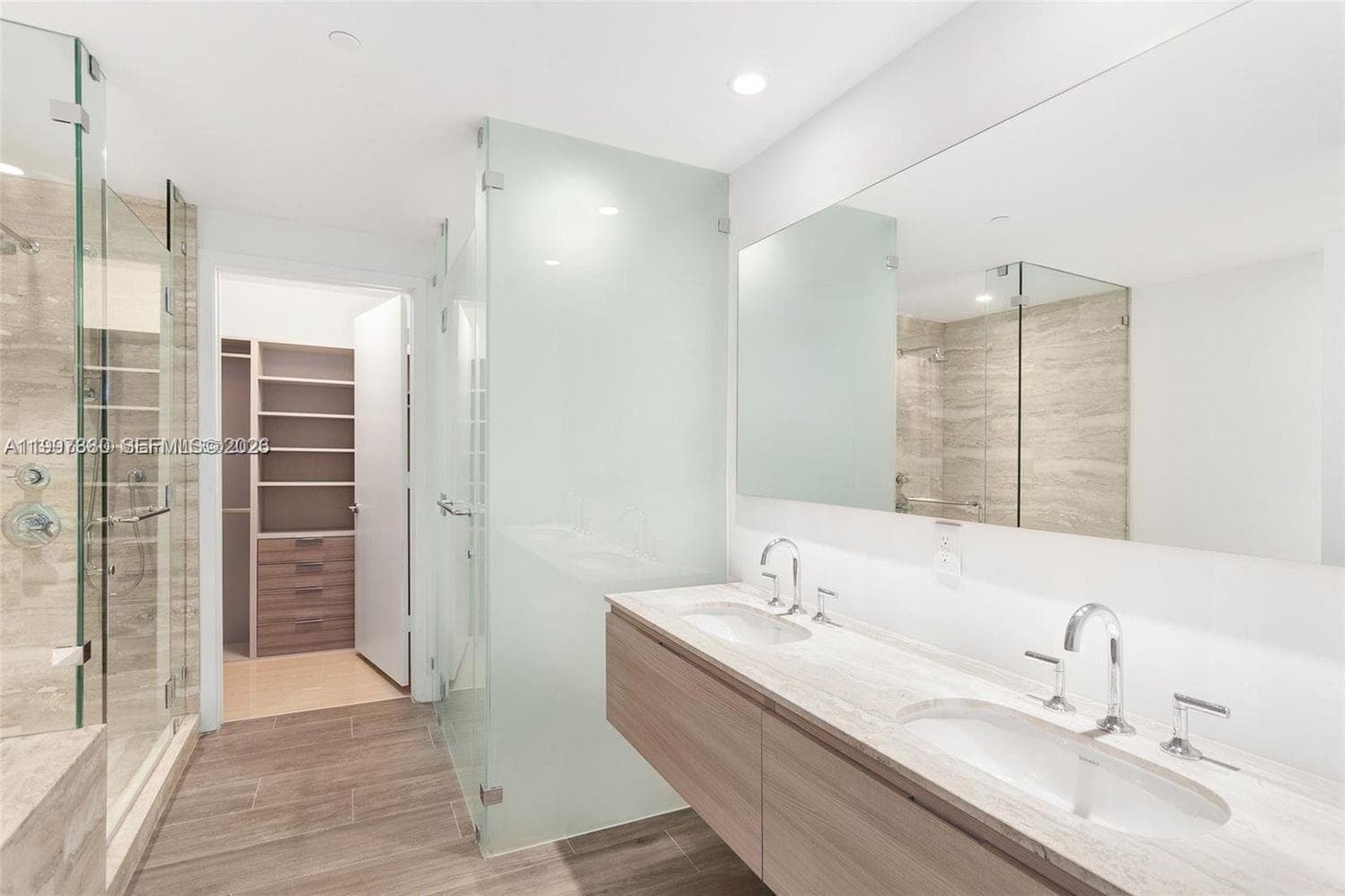 2900 7th Ave 2406 photo 6