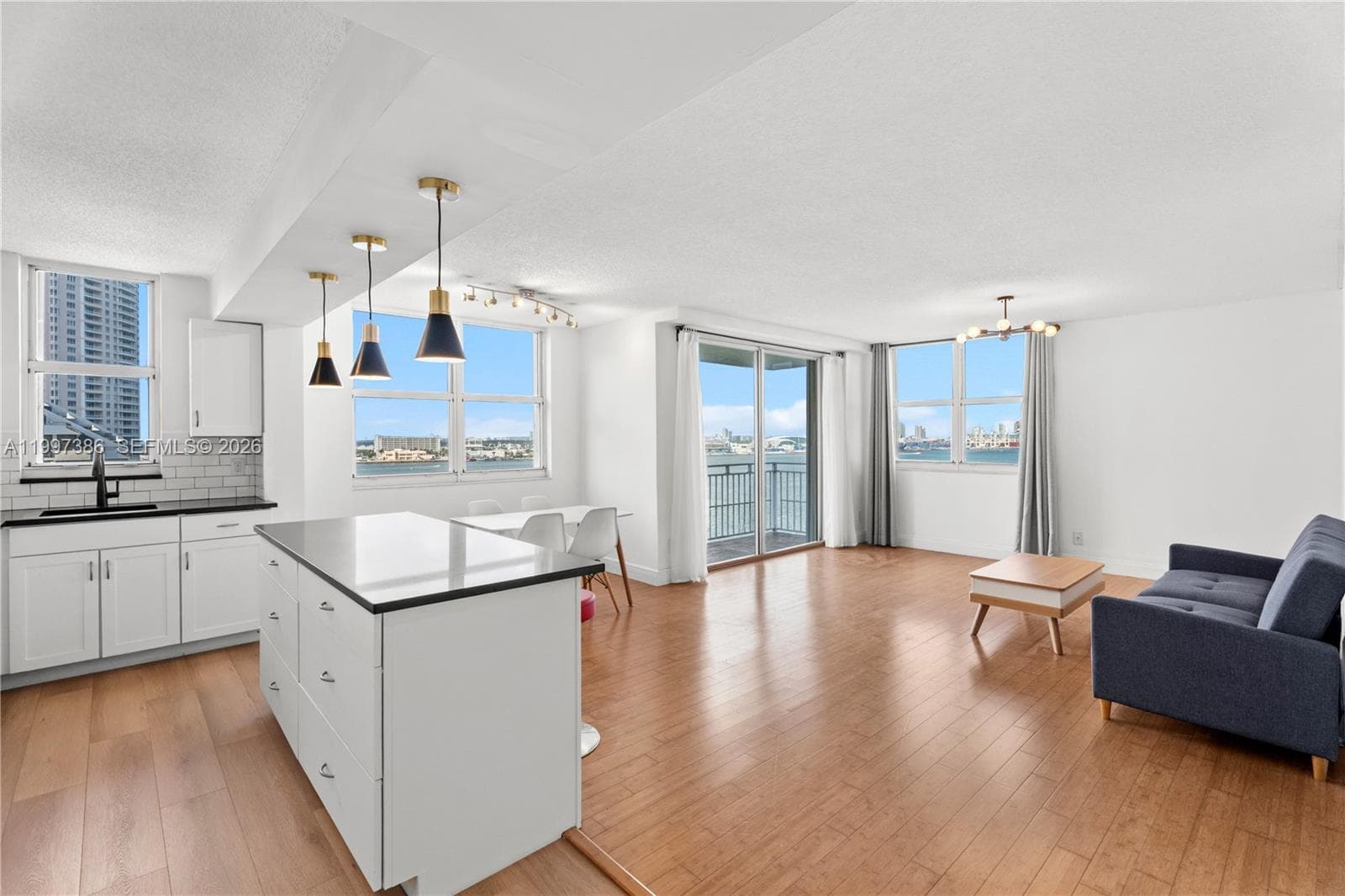 770 Claughton Island Dr 1515 photo 2