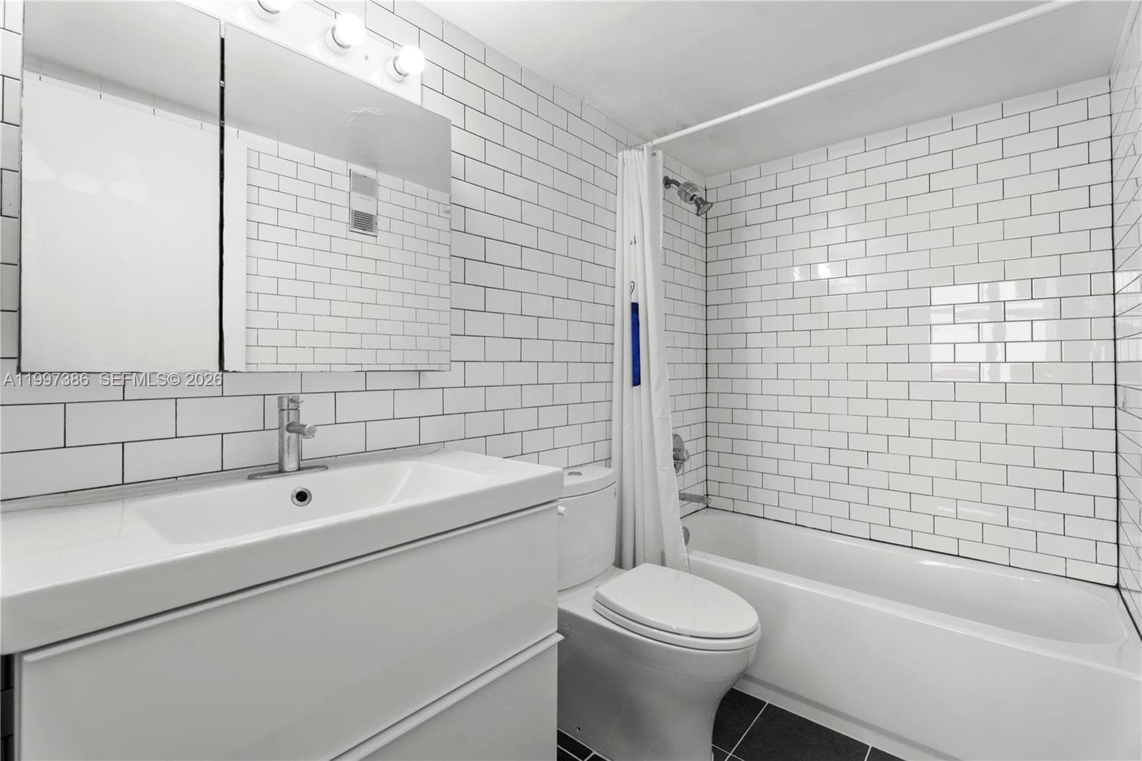 770 Claughton Island Dr 1515 photo 10