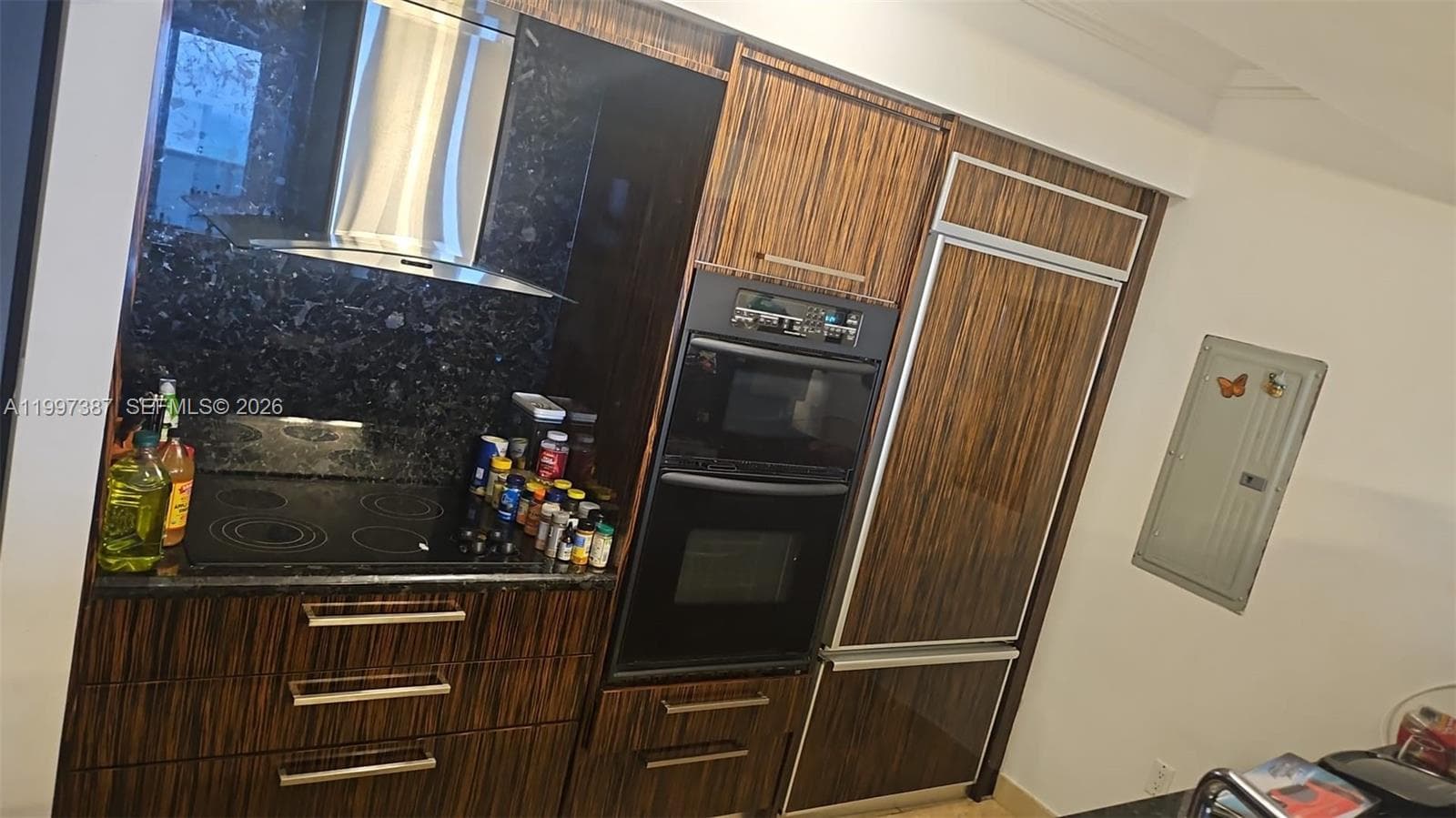 1830 Ocean Dr 2403 photo 3