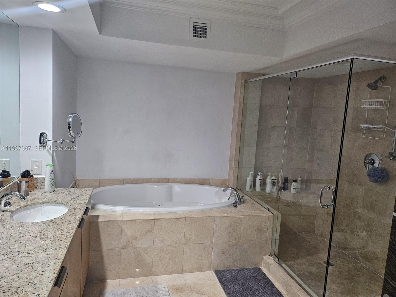 1830 Ocean Dr 2403 photo 10