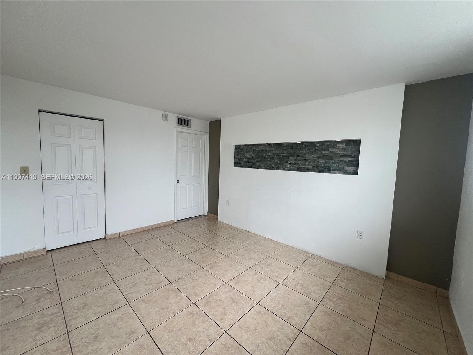 7125 Bay Dr 301 photo 15