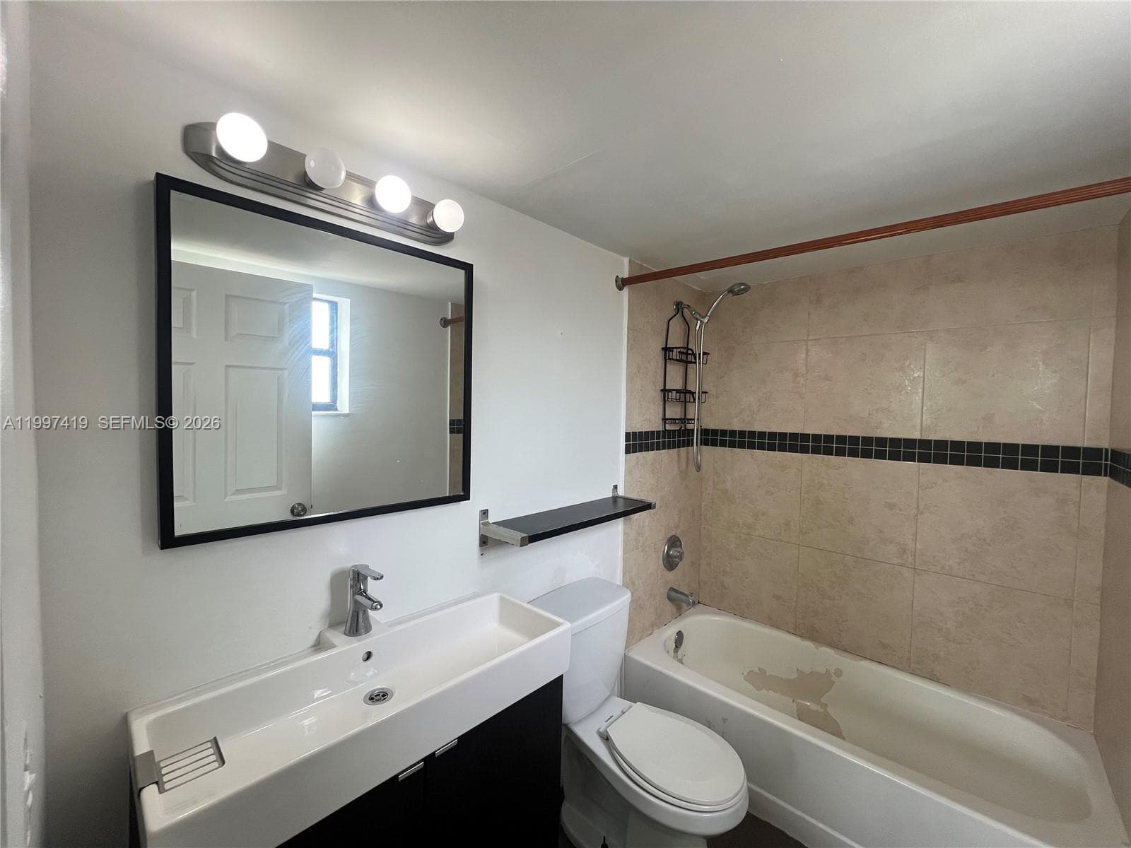 7125 Bay Dr 301 photo 19