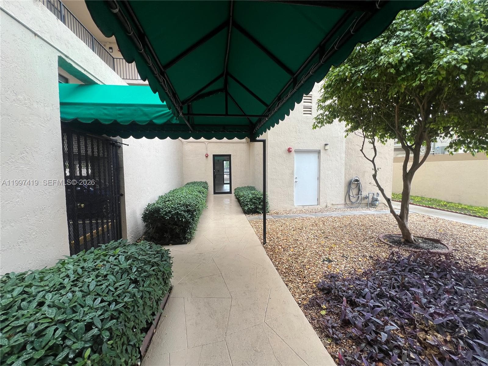 7125 Bay Dr 301 photo 25