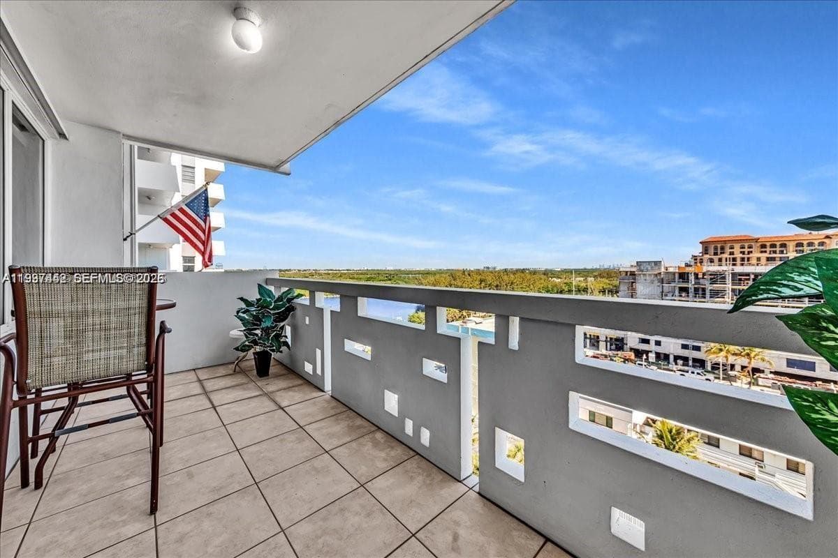 3111 Ocean Dr 904 photo 16