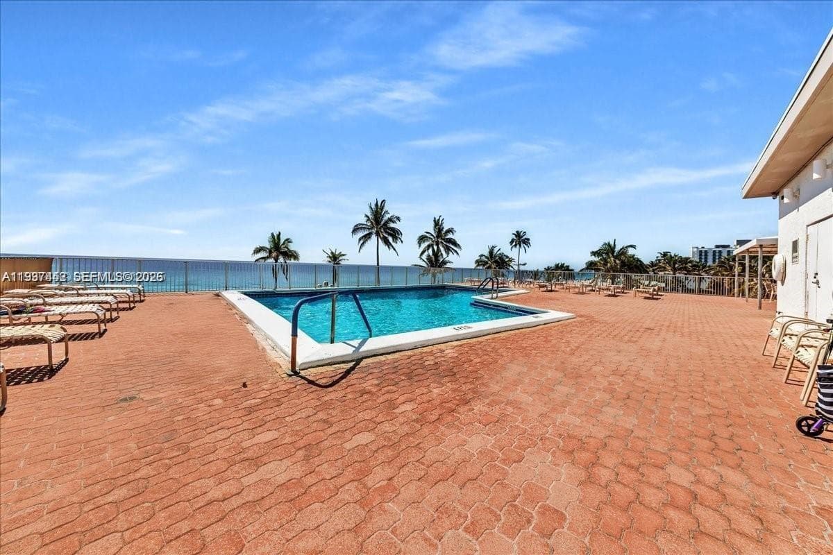 3111 Ocean Dr 904 photo 5