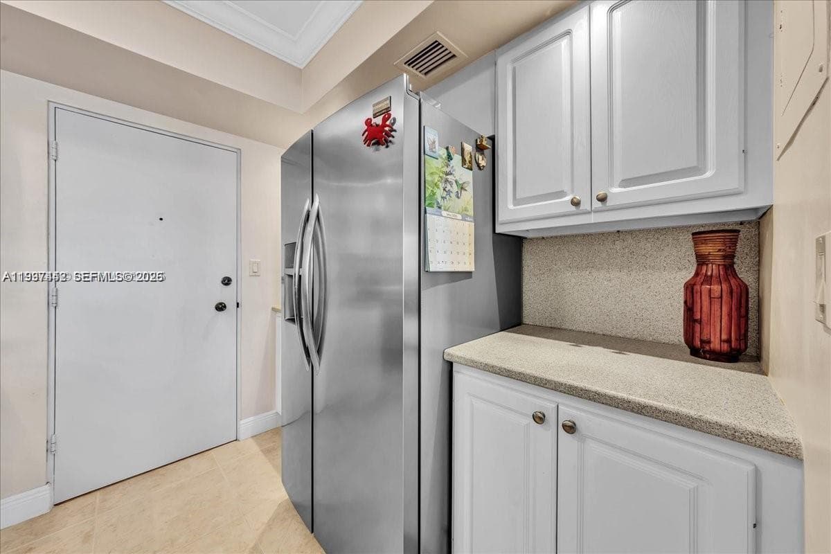 3111 Ocean Dr 904 photo 10