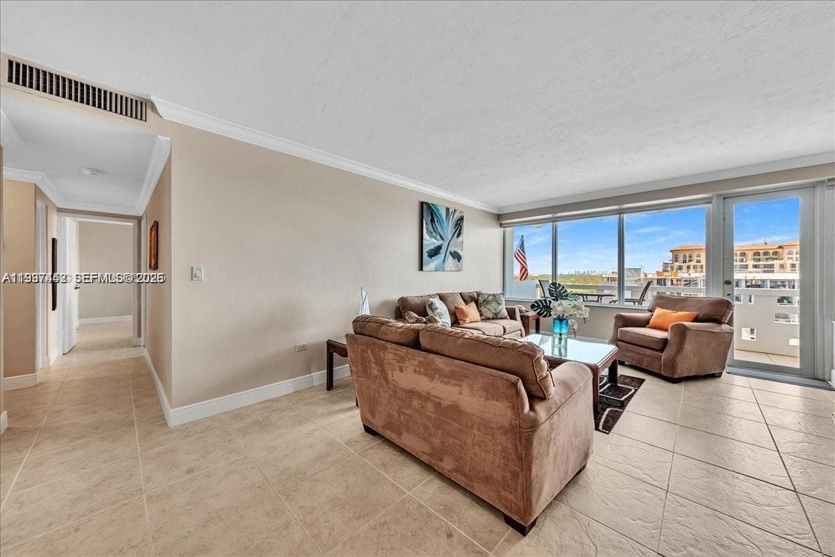 3111 Ocean Dr 904 photo 11