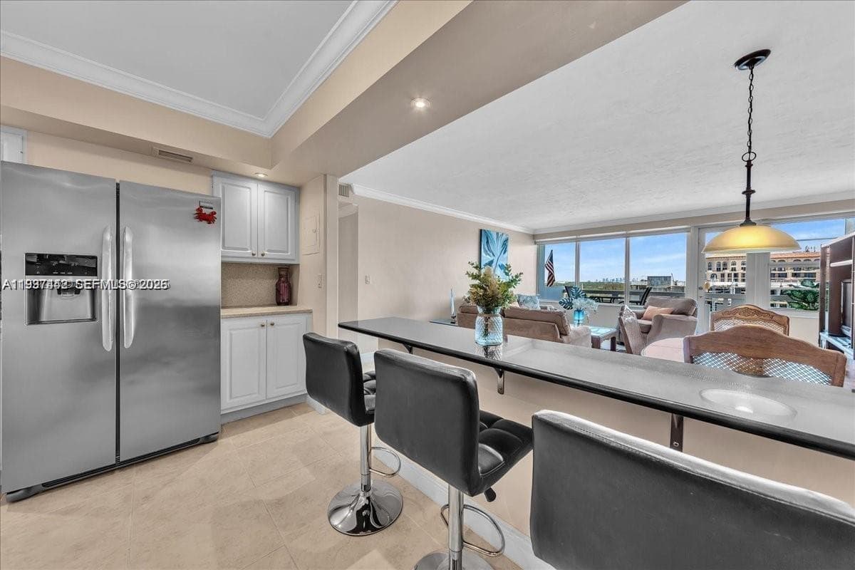 3111 Ocean Dr 904 photo 8