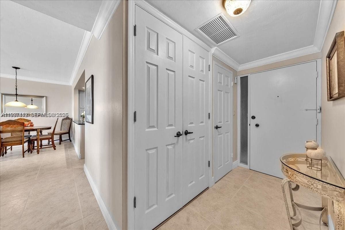 3111 Ocean Dr 904 photo 21