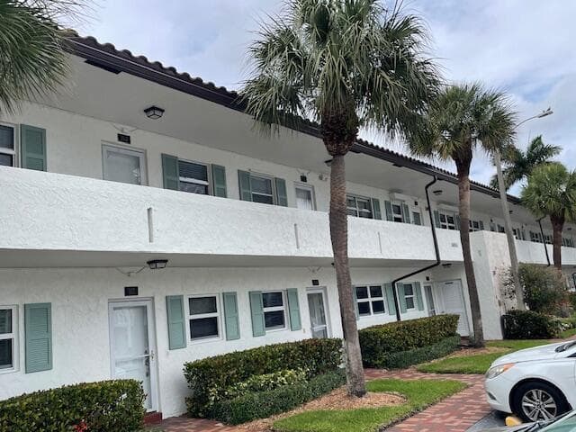 3605 NE 32nd Avenue 209a photo 2