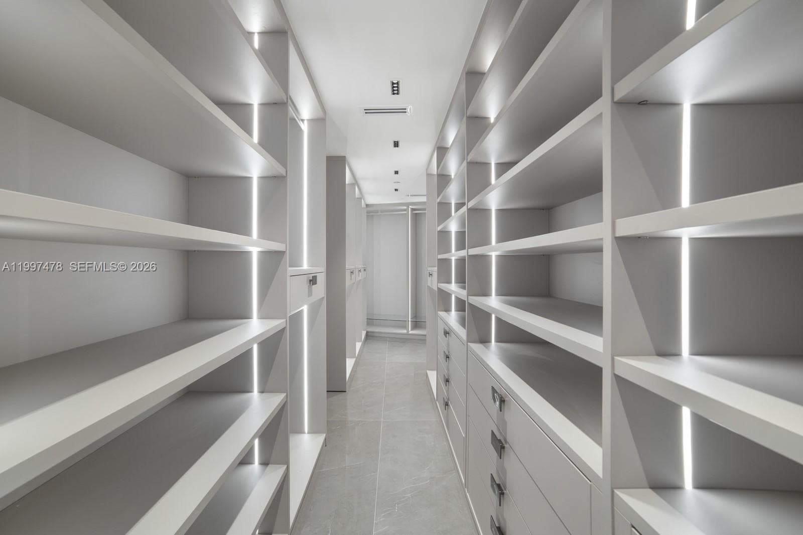 1000 Pointe Dr 901 photo 14