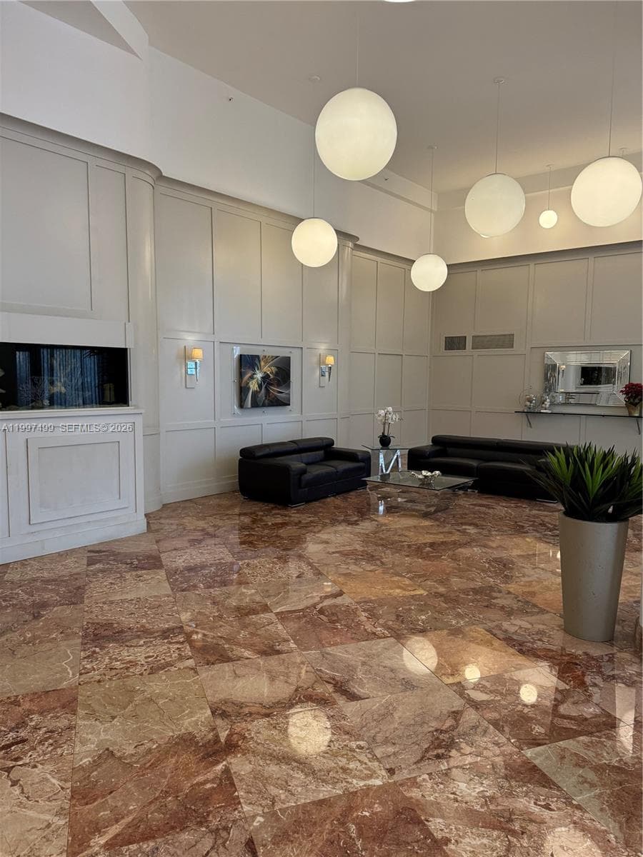 3600 MYSTIC POINTE DR 1504 photo 6