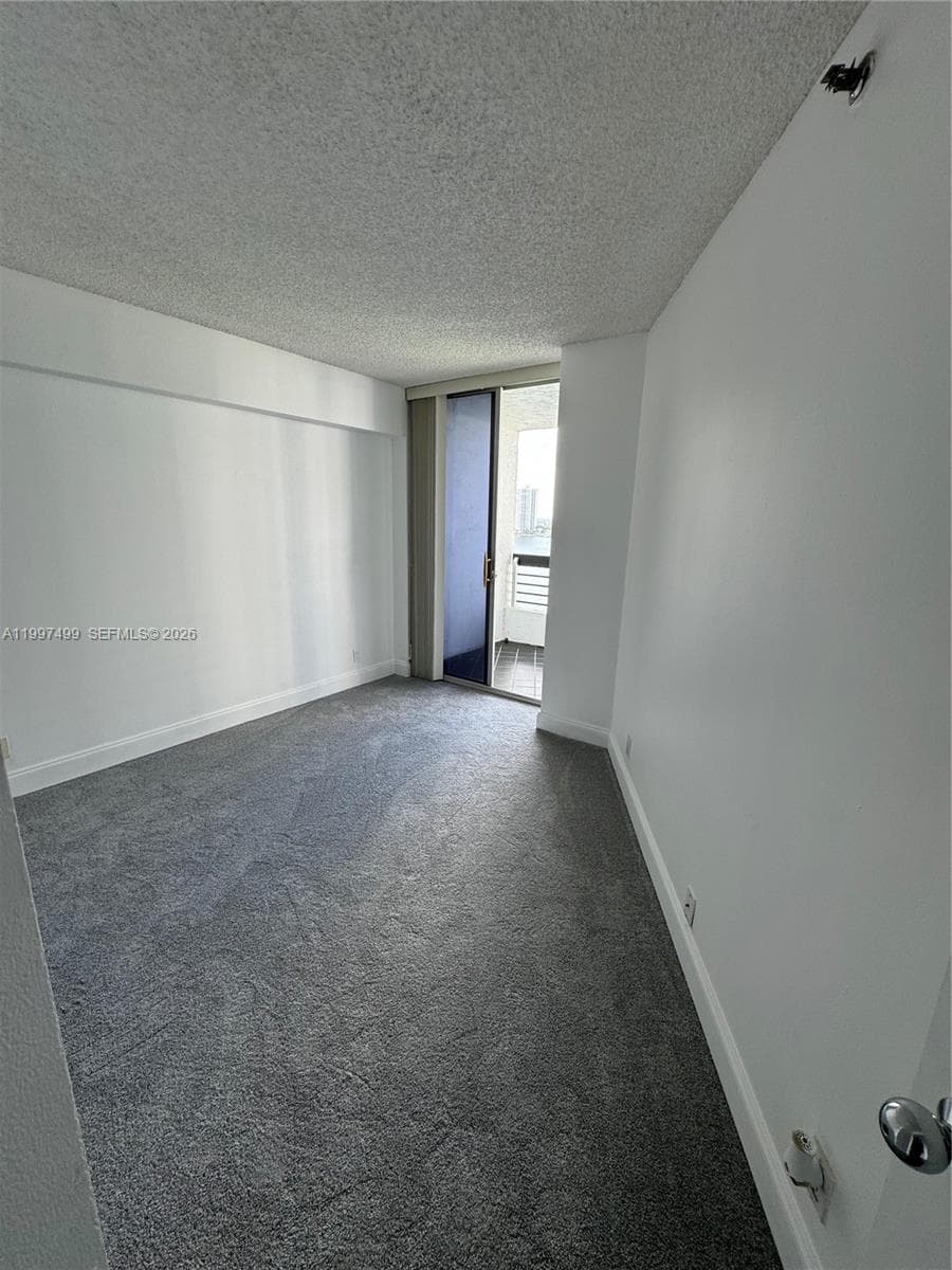 3600 MYSTIC POINTE DR 1504 photo 17