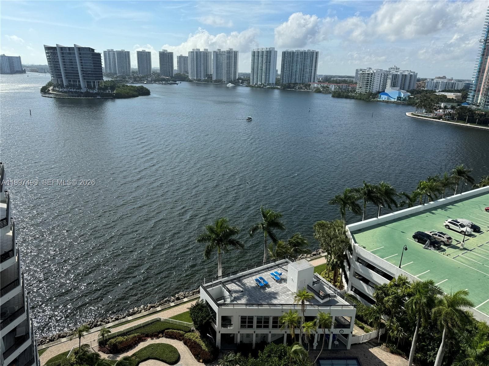 3600 MYSTIC POINTE DR 1504 photo 11