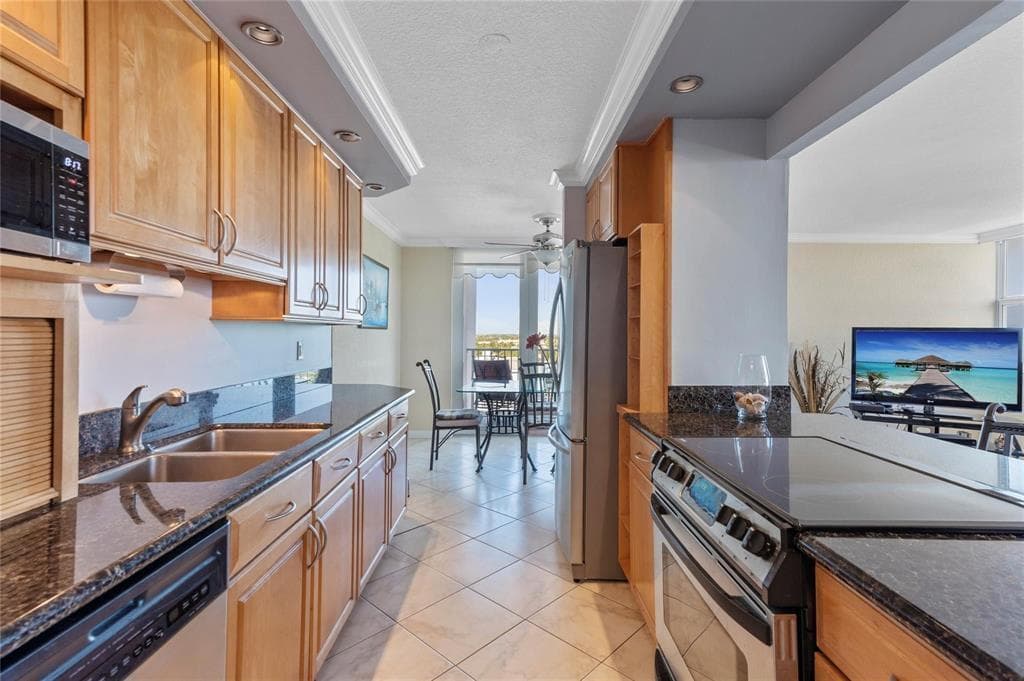 2881 NE 33rd Court Ph A photo 2