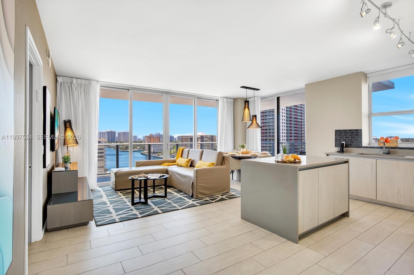 4010 Ocean Dr R708 photo 10