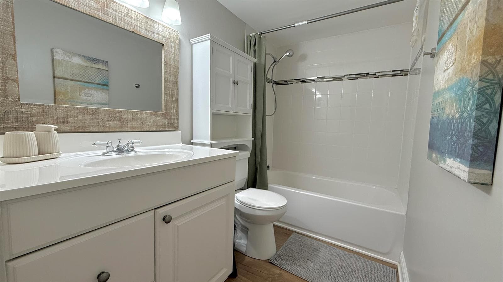 401 Golden Isles Drive 409 photo 22