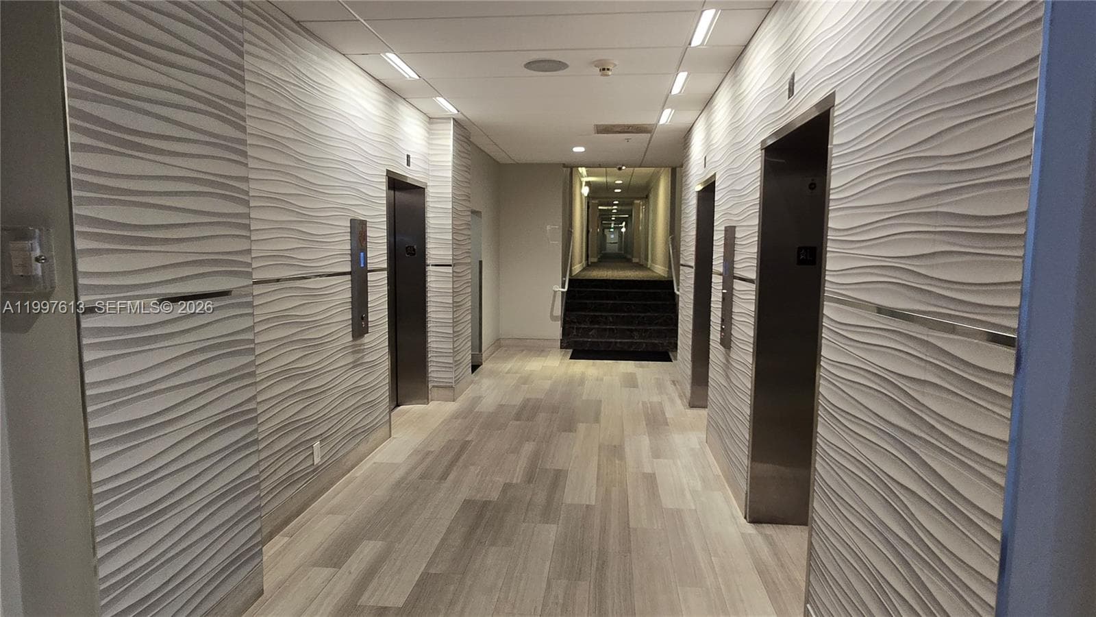 19390 COLLINS AV PH-2 photo 22