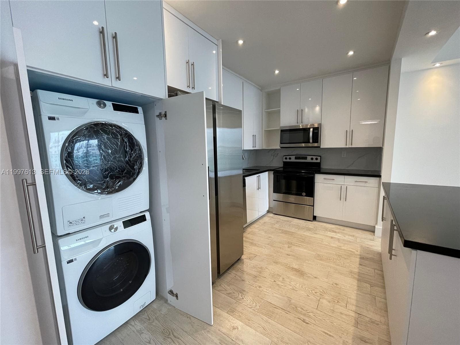 19390 COLLINS AV PH-2 photo 7