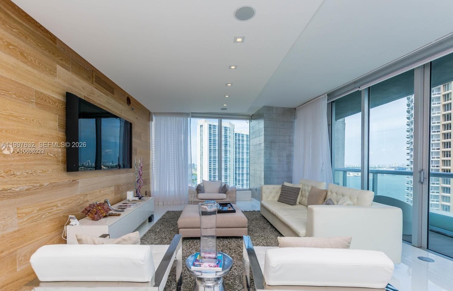 465 Brickell Ave 2301 photo 3
