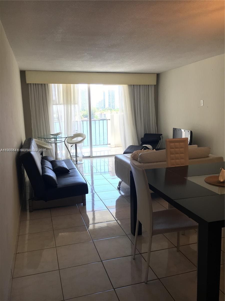 2750 NE 183rd St 801 photo 19