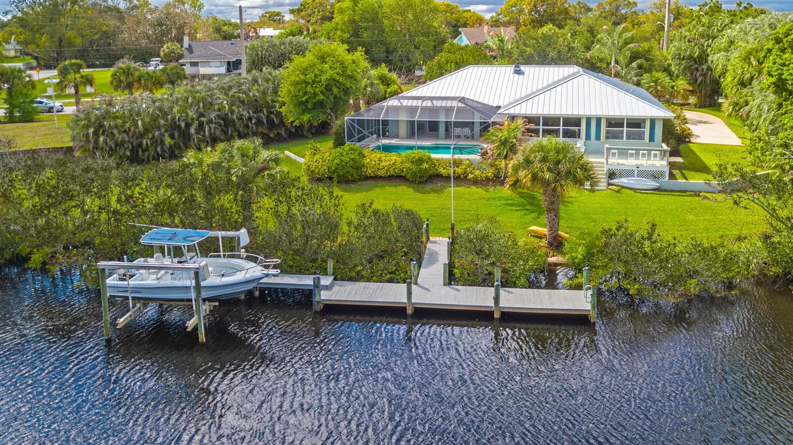 3281 SW Water Edge Way photo 3