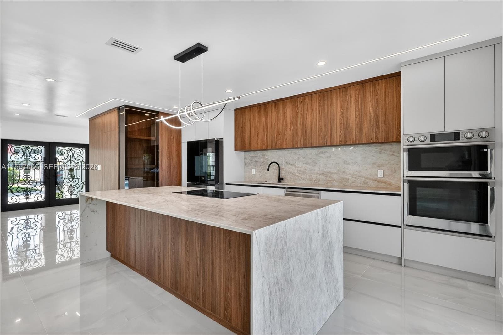 607 Layne Blvd photo 10