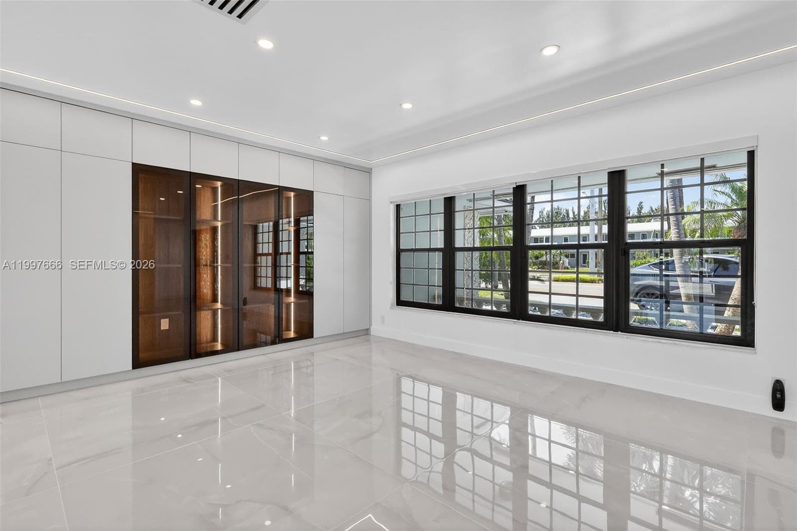 607 Layne Blvd photo 14