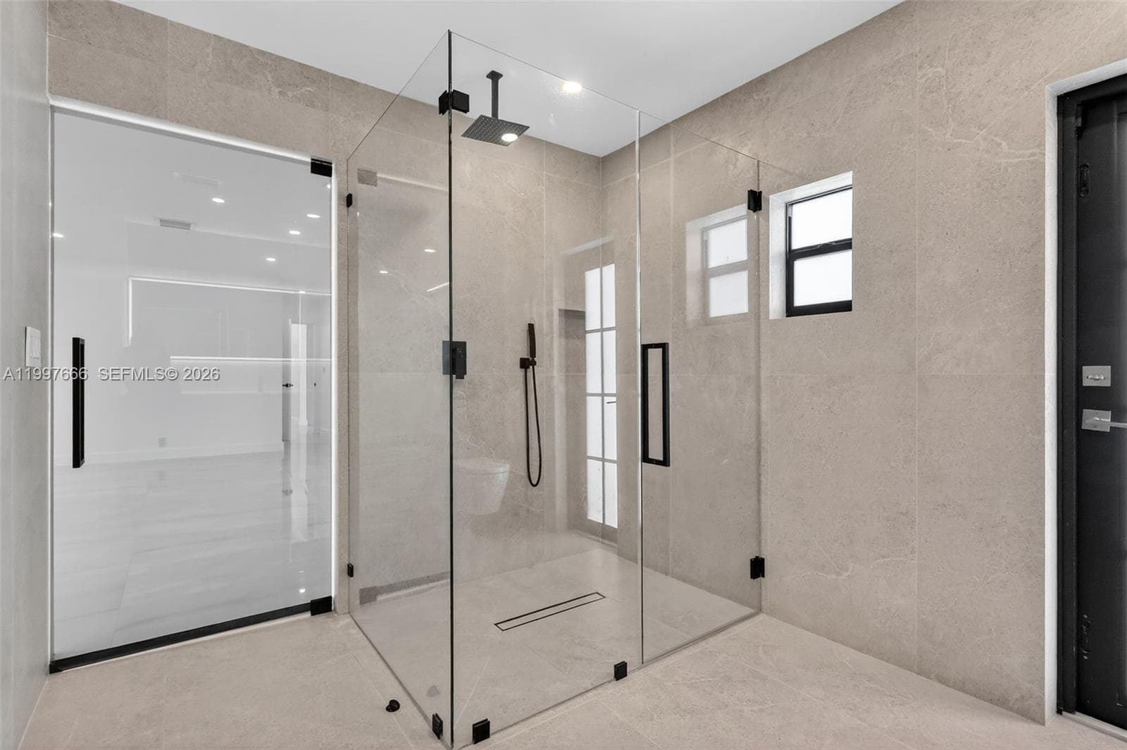 607 Layne Blvd photo 21