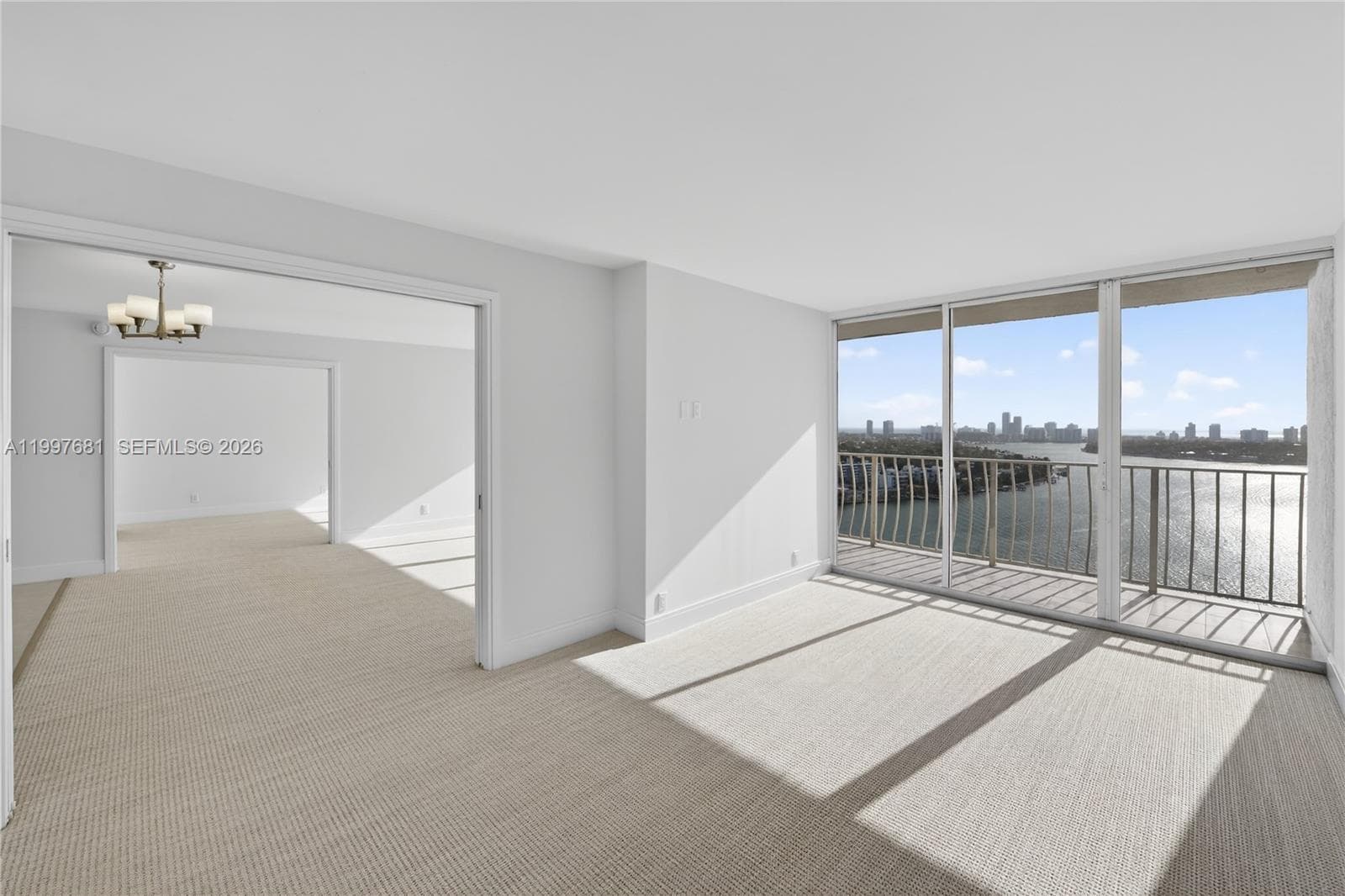 7601 Treasure Dr 2319 photo 2