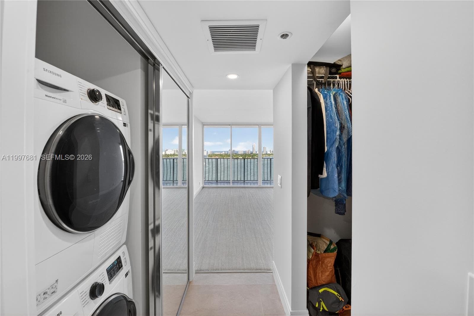 7601 Treasure Dr 2319 photo 15