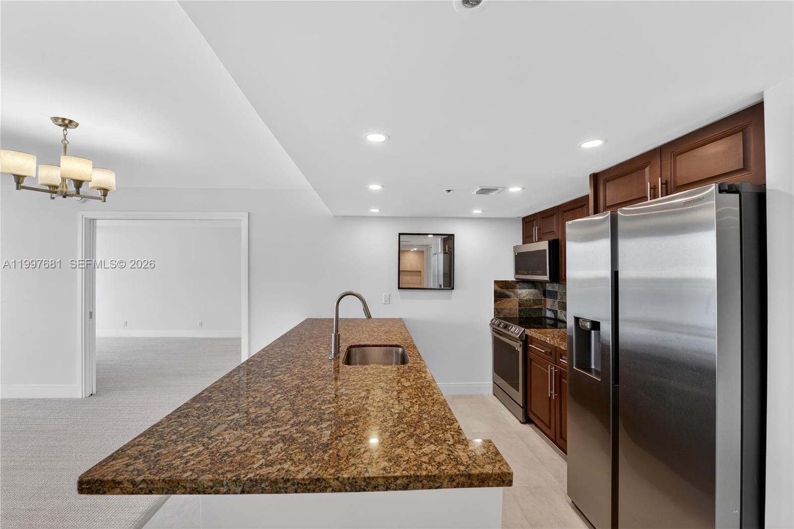 7601 Treasure Dr 2319 photo 21
