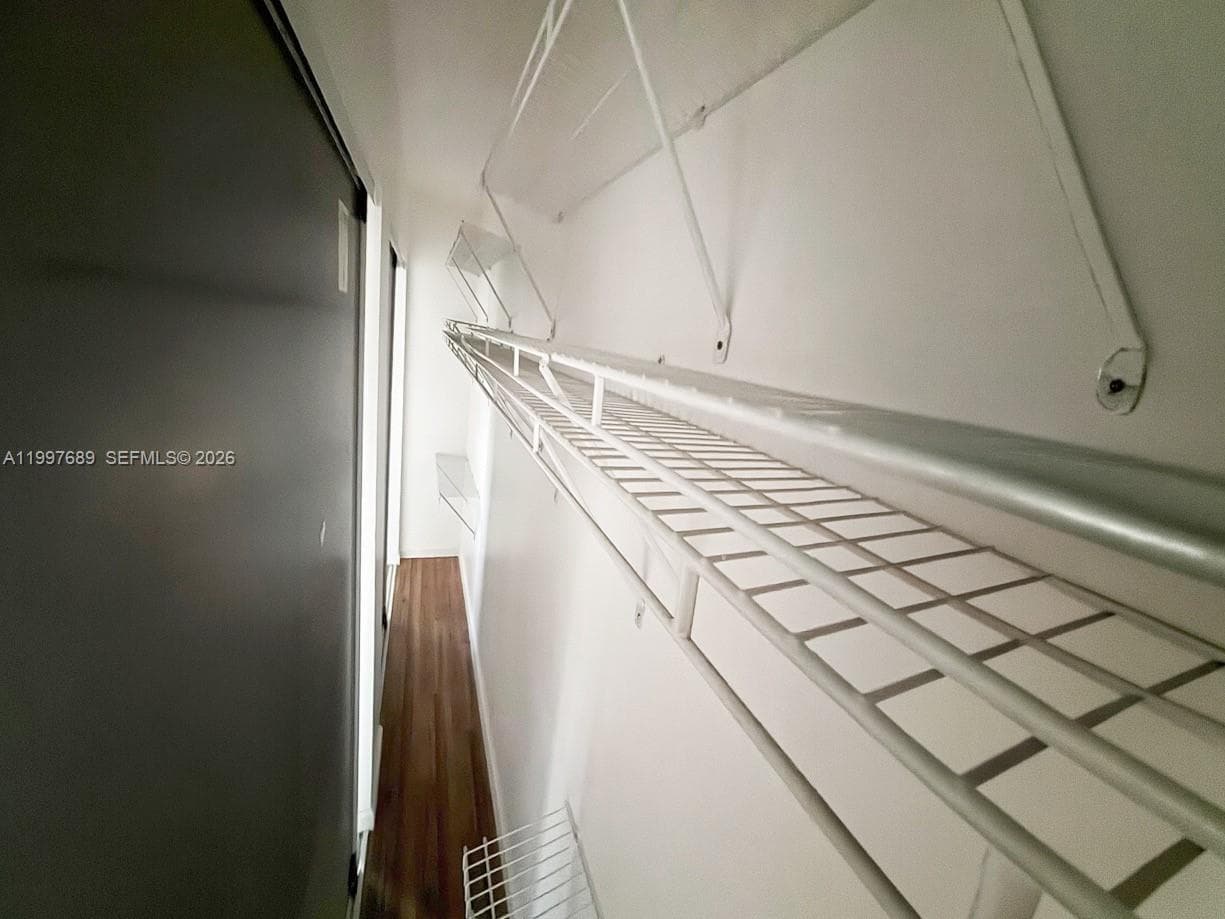 1400 54th St 306 photo 14