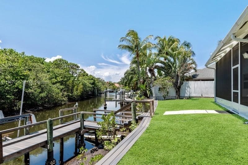 14019 Miller Dr photo 2