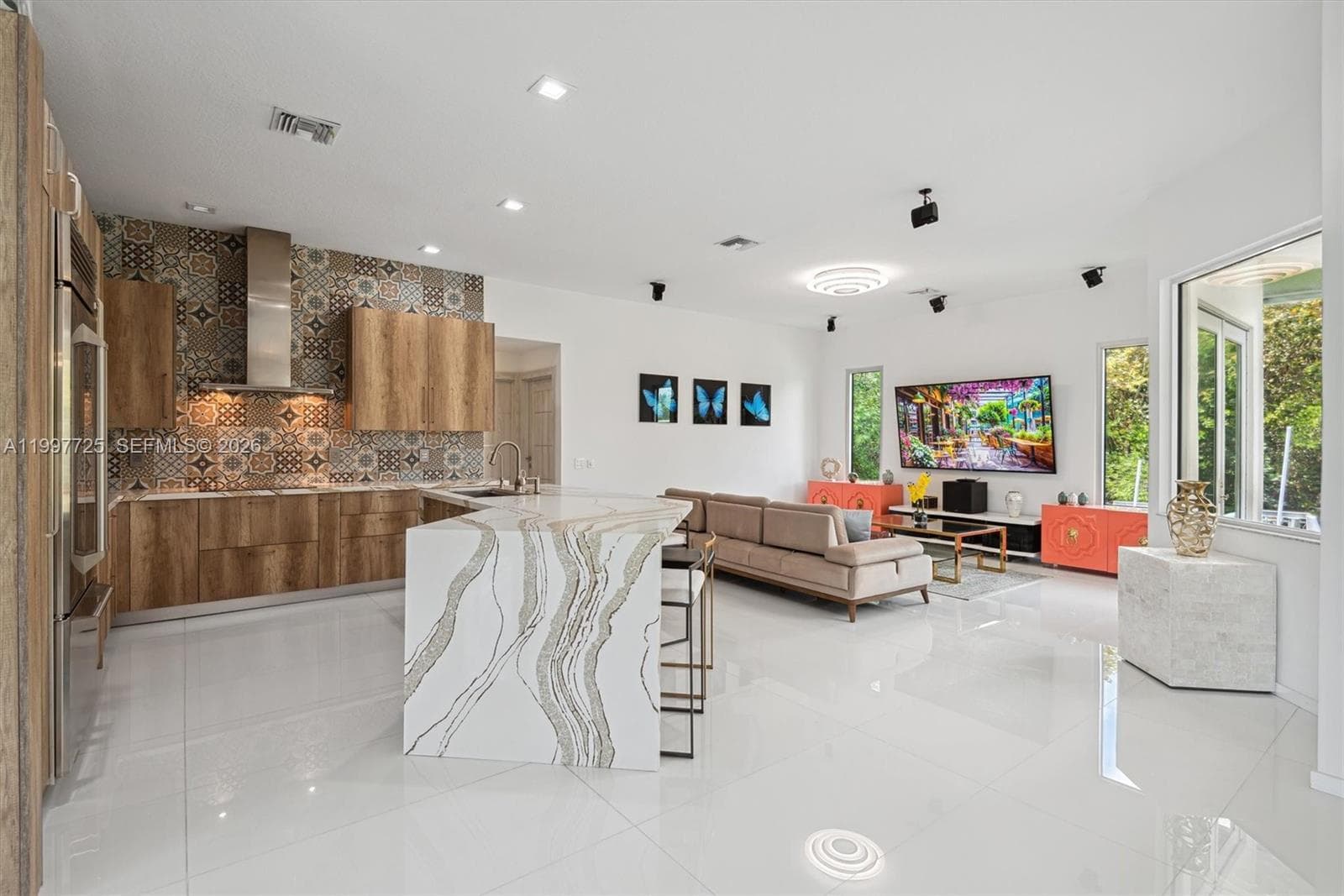 14019 Miller Dr photo 7