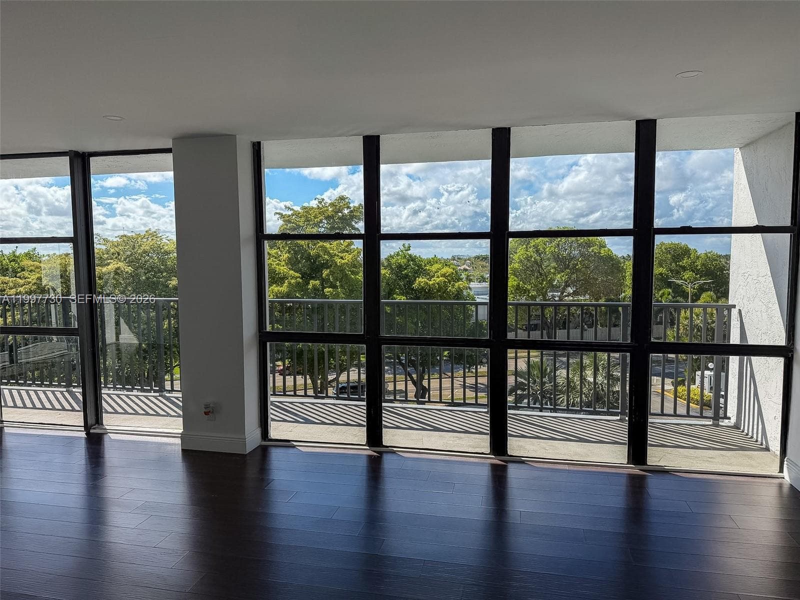 1000 Parkview Dr 531 photo 6