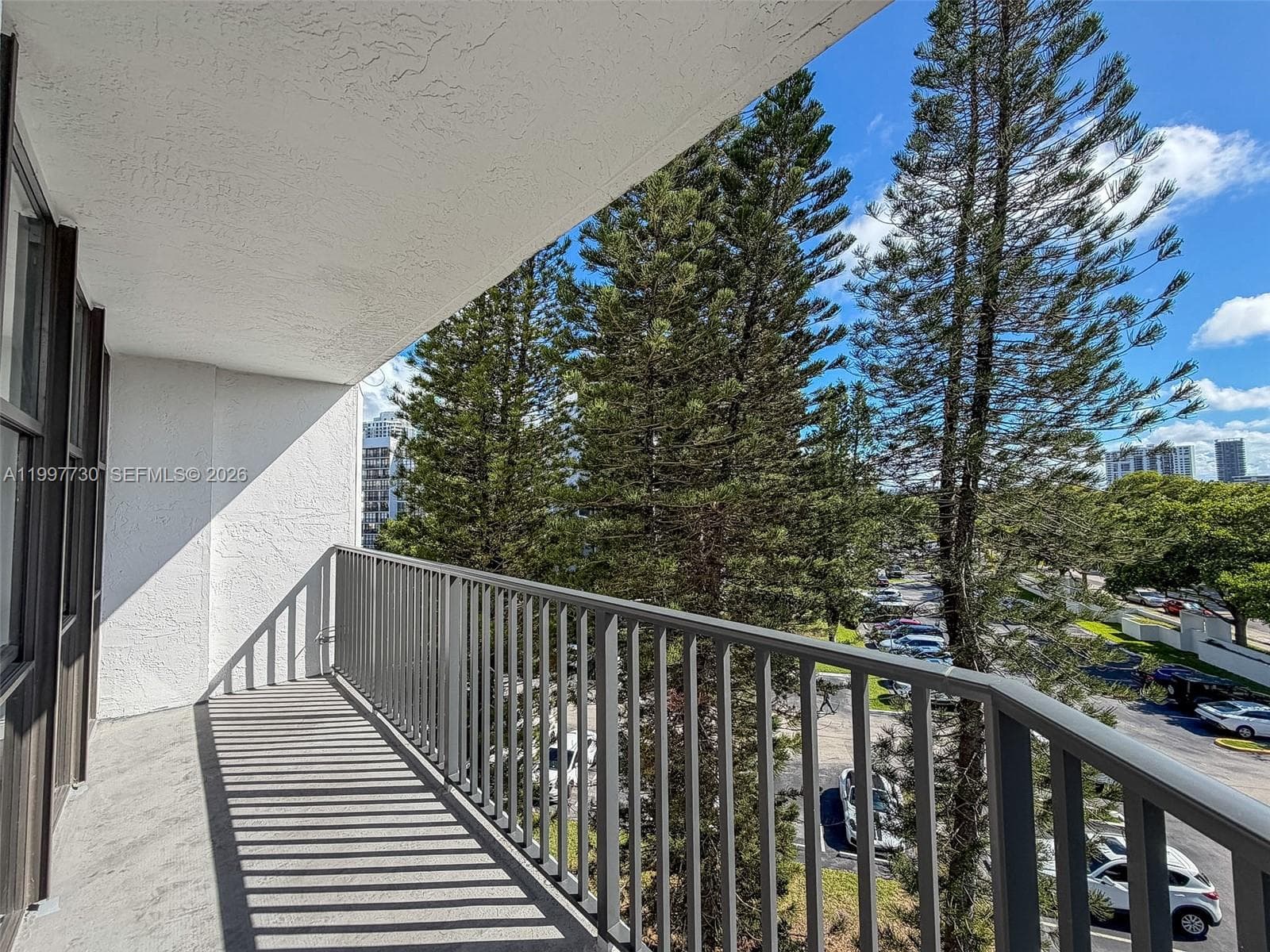 1000 Parkview Dr 531 photo 13
