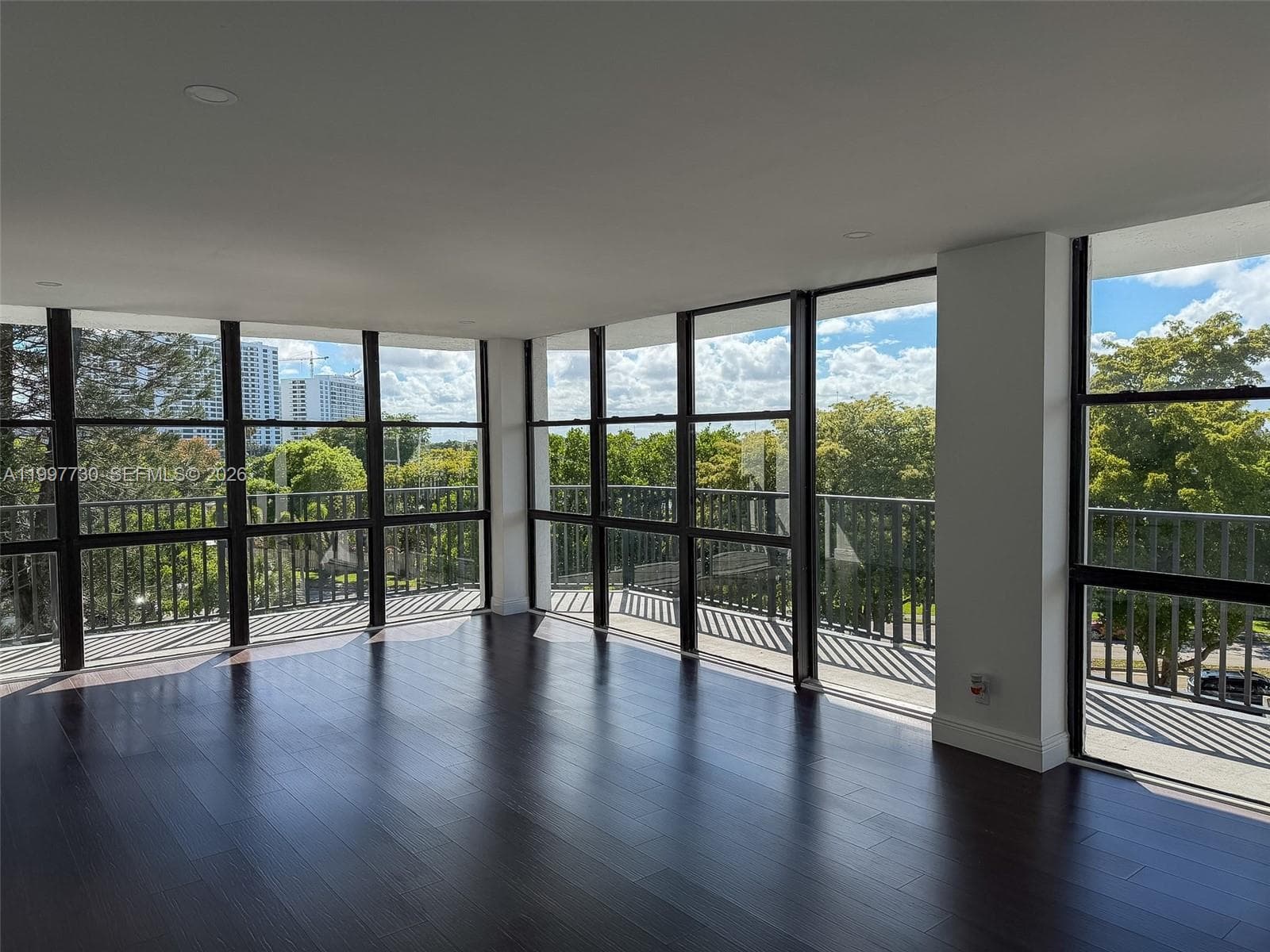 1000 Parkview Dr 531 photo 5