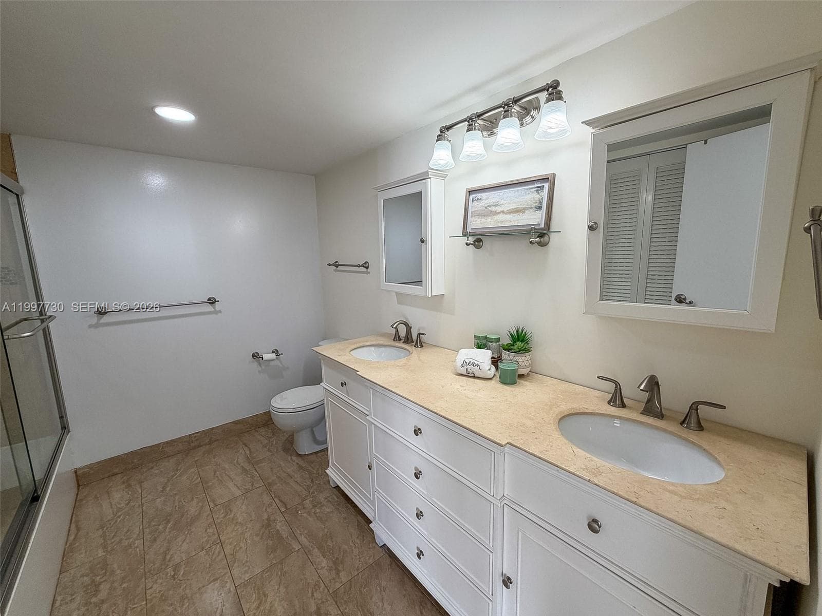 1000 Parkview Dr 531 photo 20