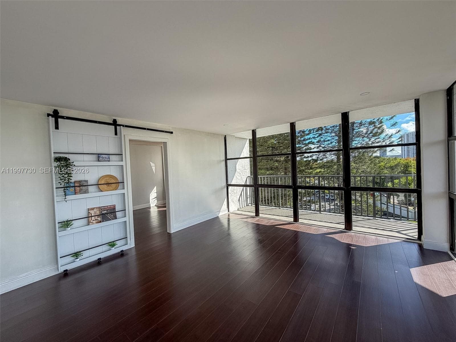 1000 Parkview Dr 531 photo 4