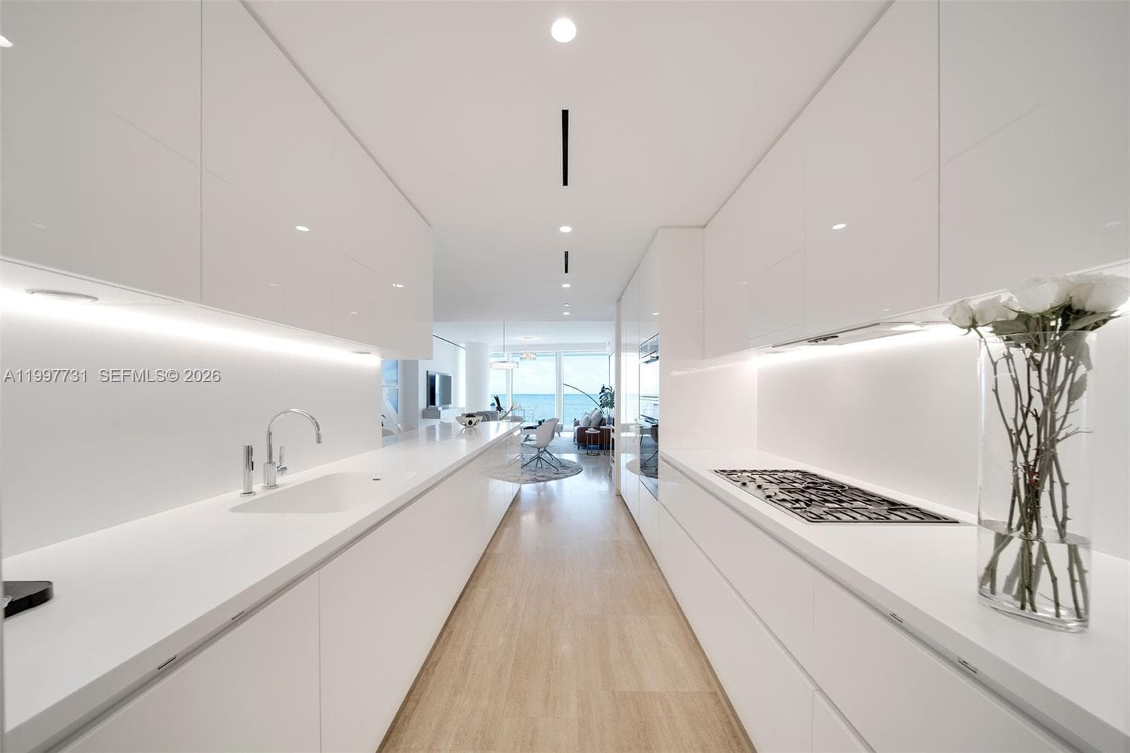 9001 Collins Ave S-605 photo 18